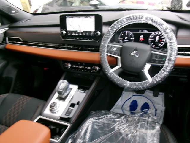 アウトランダーPHEV 2.4 P 4WD