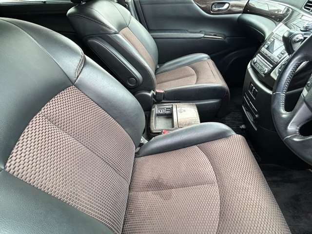 ���̋Ǝ҂ɂ������ې􂢁A�V�[�g�̃^�o�R�Ȃǂɂ��R�Q���̃��y�A��(�L��)�������Ă���܂��B