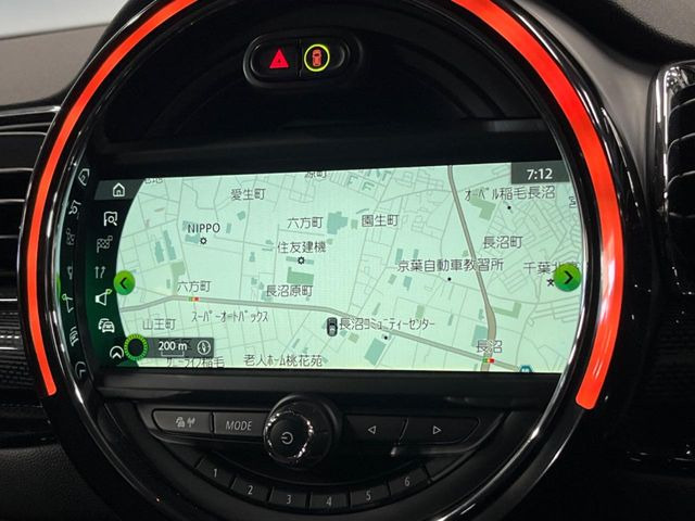 �������i�r:��̊��̂���i�r�́A����������ԓ������o���Ă���܂��B�I�[�f�B�I�@�\���[�����Ă���܂��̂ŁA�^�]�����y���߂܂���