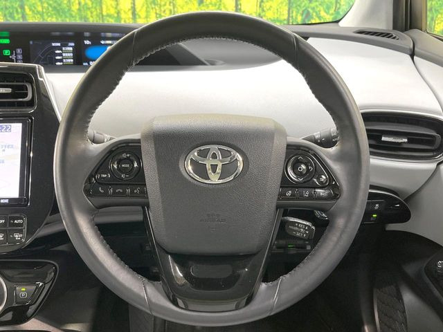 【純正○○インチアルミホイール】外観にマッチした純正アルミホイールを装着しております。各種社外アルミホイールや、スタッドレスタイヤも取扱いしております。是非ご相談ください♪