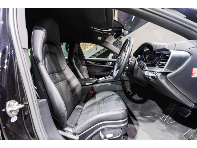 パナメーラ4 E ハイブリッド PDK 4WD