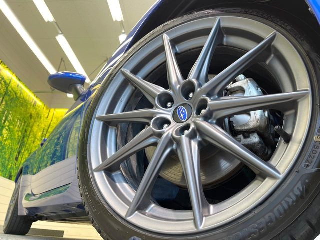 �y����18�C���`�A���~�z�C�[���z�O�ςɃ}�b�`���������A���~�z�C�[���𑕒����Ă���܂��B�e��ЊO�A���~�z�C�[����A�X�^�b�h���X�^�C�����戵�����Ă���܂��B���񂲑��k����������