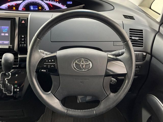 ステアリングも使用感が少なく、きれいな状態となっております♪