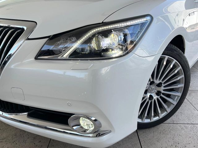 �yLED�w�b�h���C�g�z���V����ԑ��s�����ǍD�Ȏ��E���m�ۂ����S���ĉ^�]�ł��鍂�P�xLED�w�b�h���C�g�𑕔�!�_�����x�������A����d�͂��}�����Ă��܂��B