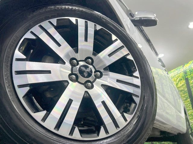 �y����18�C���`�A���~�z�C�[���z�O�ςɃ}�b�`���������A���~�z�C�[���𑕒����Ă���܂��B�e��ЊO�A���~�z�C�[����A�X�^�b�h���X�^�C�����戵�����Ă���܂��B���񂲑��k����������