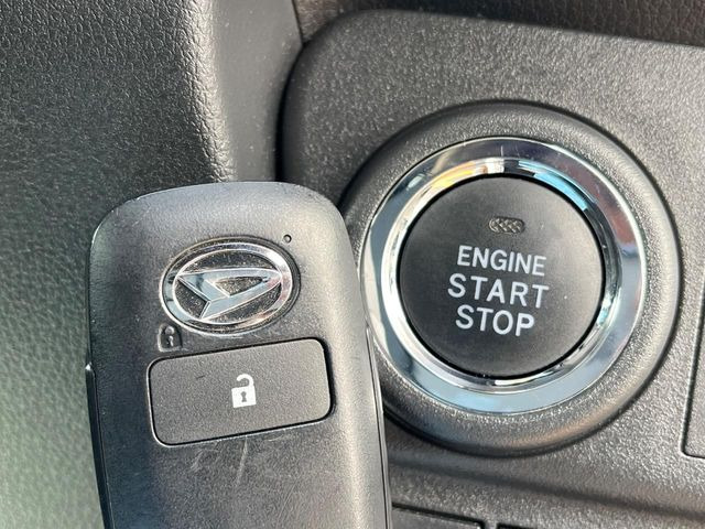 �y�L�[�t���[�V�X�e���z�J�o����|�P�b�g�ɓ��ꂽ�܂܂ł��h�A�̎{���E�������\�ȃX�}�[�g�L�[�𑕔��B�G���W���̃I���E�I�t�����J�M�����o���K�v����������Ƃ��Ă��֗��ł���