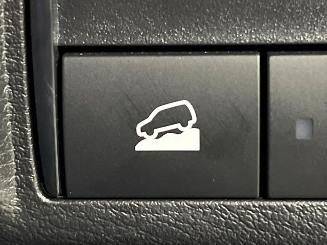 �y�_�E���q���A�V�X�g�z�}�ȍ⓹������Ƃ��Ɏ����Ńu���[�L�𐧌�A���̒ᑬ�x��ۂ��܂��B�ᓹ�∫�H�ȂǊ���₷���H�ʂ̉����ł��^�C�������b�N���Ȃ�������S!�n���h������ɏW���ł��܂�!