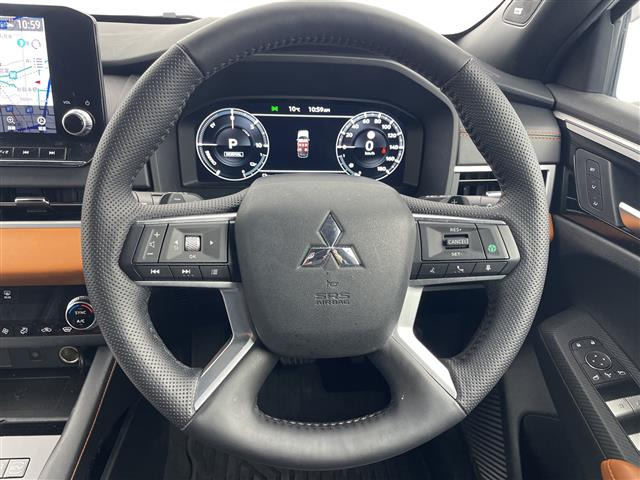 アウトランダーPHEV 2.4 P 4WD