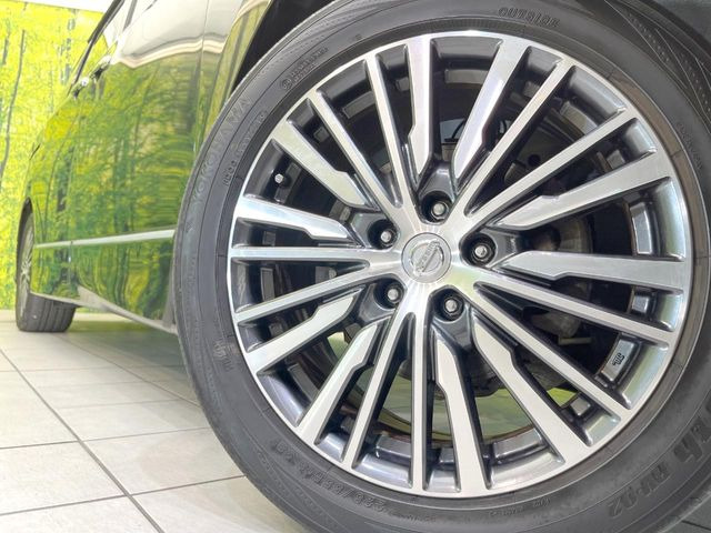 �y�����I�v�V����18�C���`�A���~�z�C�[���z�����I�v�V�����z�C�[���𑕒��B���s���\�̌���ɉ����A�O�ς����X�^�C���b�V���ɂȂ��Ă��܂��B