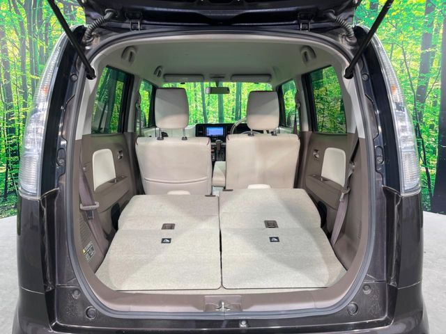 ���i�̂���������ʋ΁A���}���ɏ\���ȉ׎��X�y�[�X���m�ۂ��Ă���܂��B�Z�J���h�V�[�g��|���ƁA�傫�ȉו��̐ύڂ��\�ł���