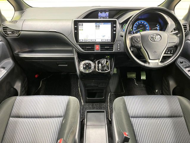 ヴォクシー1.8 ハイブリッド ZS 煌II