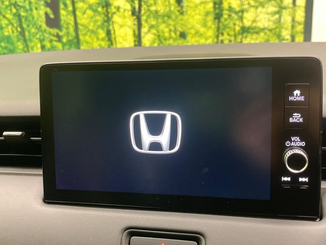 �y9�C���` �z���_�R�l�N�g�f�B�X�v���C�z���F���̍������ʃf�B�X�v���C�Ńi�r�̎g�p��A�������̃X�}�[�g�t�H���ƘA�g����bluetooth�ł̉��y�Đ����\�ł���