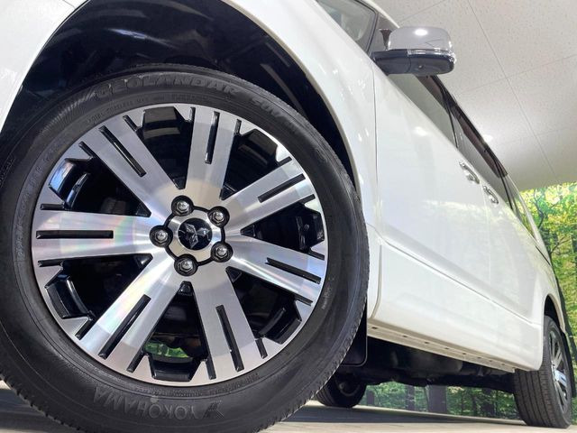 �y����18�C���`�A���~�z�C�[���z�O�ςɃ}�b�`���������A���~�z�C�[���𑕒����Ă���܂��B�e��ЊO�A���~�z�C�[����A�X�^�b�h���X�^�C�����戵�����Ă���܂��B���񂲑��k����������