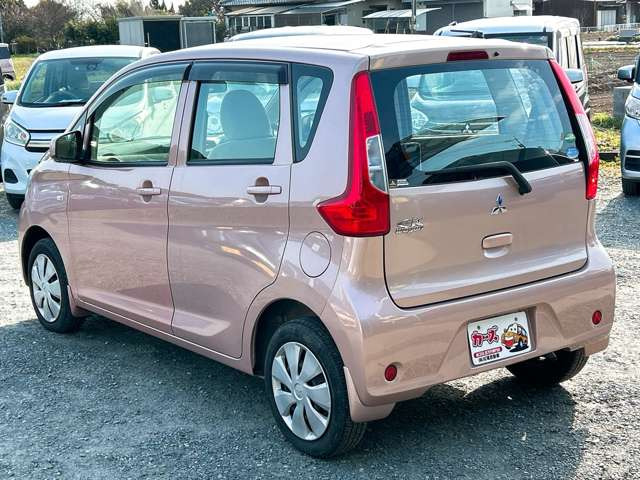 ���X�ł͌y�����Ԃ��畁�ʎԂ܂ŕ��L���I�[�����[�J�[�̎Ԏ�E�F�E�O���[�h��L�x�ɑ����Ă���܂��B