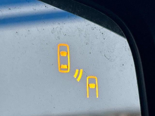 �y�����r�[�N���f�B�e�B�N�V�����z���s���A�h�A�~���[�̎��p�ɂȂ�₷���ӏ��Ɍ㑱�Ԃ��ڋ߂���ƃT�C�h�~���[�t�߂Ɍx����\���A�h���C�o�[�ɒ��ӊ��N�ƁA����̍ۂ̓n���h��������A�V�X�g�����܂��B