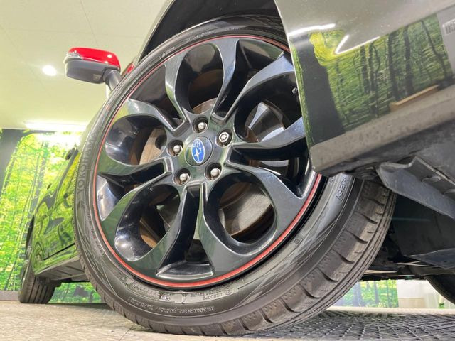 �O�ςɃ}�b�`�����A���~�z�C�[���𑕒����Ă���܂��B�e��A���~�z�C�[����A�X�^�b�h���X�^�C�����戵�����Ă���܂��B���񂲑��k����������