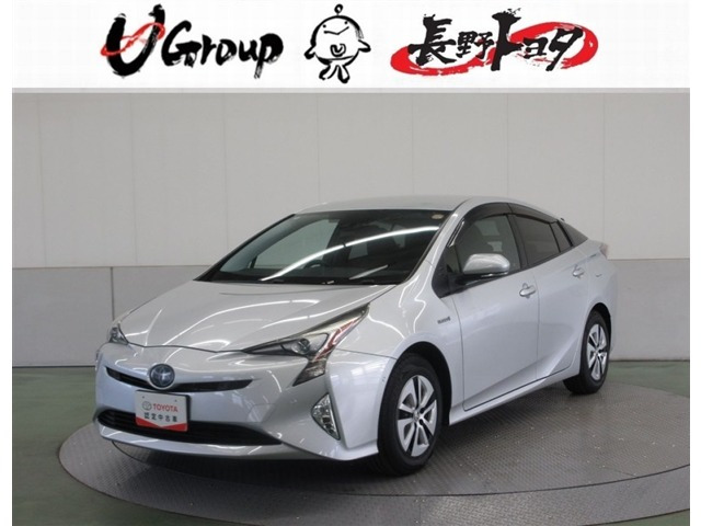 プリウス1.8 A E-Four 4WD