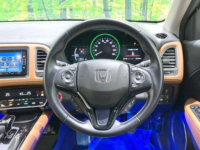 【ステアリングスイッチ】運転中、前方から目線をそらすことなく、オーディオ等の操作が可能な便利機能!安心&快適なドライブを演出してくれます♪