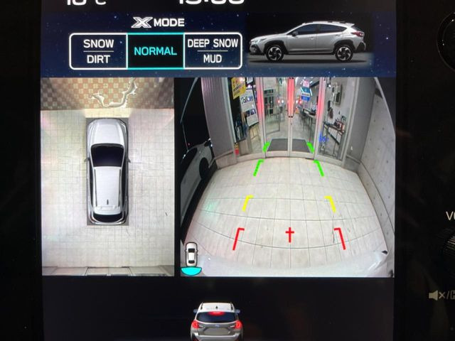 【マルチテレインモニター】車のフロントやサイドのカメラ画像を同時にモニター表示することで、悪路や狭い道を走行時でも周囲の状況確認ができ安心!本格SUVにうれしい装備です♪