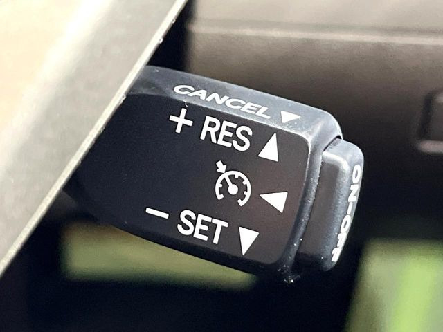 �y�N���[�Y�R���g���[���z�������H�����N���N���s�B�A�N�Z���𗣂��Ă���葬�x�ő��s���ł��A�������^�]���̕��S���y��!�����E�������ȒP�ȃX�C�b�`����Œ����ł��܂��B