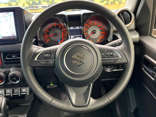 �y�����v�����X�e�A�����O�z�㎿�Ȋv���g�p���邱�ƂŁA��ɂ����������݂ƂĂ��^�]���₷���n���h���ł���