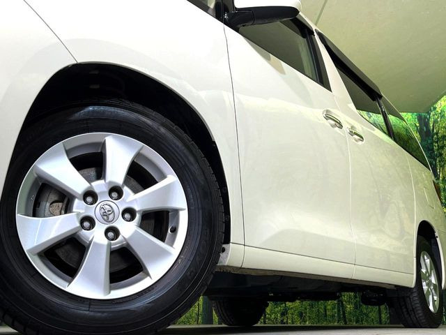 �O�ςɃ}�b�`���������A���~�z�C�[���𑕒����Ă���܂��B�e��ЊO�A���~�z�C�[����A�X�^�b�h���X�^�C�����戵�����Ă���܂��B���񂲑��k����������