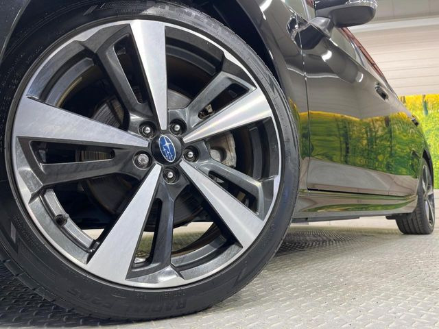 �y�����A���~�z�C�[���z�O�ςɃ}�b�`���������A���~�z�C�[���𑕒����Ă���܂��B�e��ЊO�A���~�z�C�[����A�X�^�b�h���X�^�C�����戵�����Ă���܂��B���񂲑��k����������