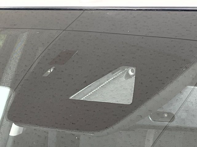 �yi-ACTIVESENSE�z���s���ɑO���̎ԗ�����F�����A�Փ˂������Ȏ��͌x��ƃu���[�L�ŏՓˉ���Ɣ�Q�y�����A�V�X�g�B�����S�Ƀh���C�u�����y���݂��������܂��B