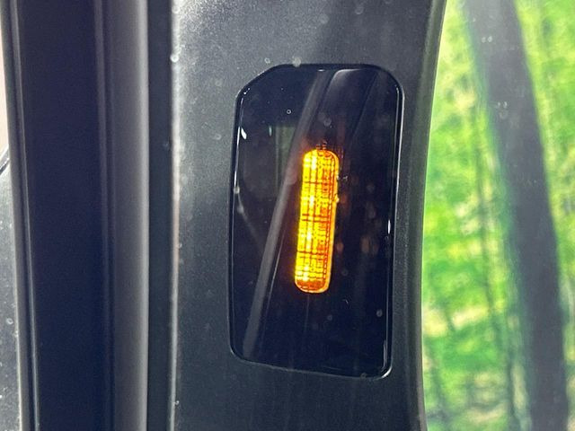 �y�����r�[�N���f�B�e�B�N�V�����z���s���A�h�A�~���[�̎��p�ɂȂ�₷���ӏ��Ɍ㑱�Ԃ��ڋ߂���ƃT�C�h�~���[�t�߂Ɍx����\���A�h���C�o�[�ɒ��ӊ��N�ƁA����̍ۂ̓n���h��������A�V�X�g�����܂��B