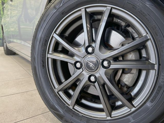 �y14�C���`�A���~�z�C�[���z�O�ςɃ}�b�`�����A���~�z�C�[���𑕒����Ă���܂��B�e��A���~�z�C�[����A�X�^�b�h���X�^�C�����戵�����Ă���܂��B���񂲑��k����������