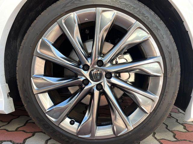 �y����21�C���`�A���~�z�C�[���z�O�ςɃ}�b�`���������A���~�z�C�[���𑕒����Ă���܂��B�e��ЊO�A���~�z�C�[����A�X�^�b�h���X�^�C�����戵�����Ă���܂��B���񂲑��k����������