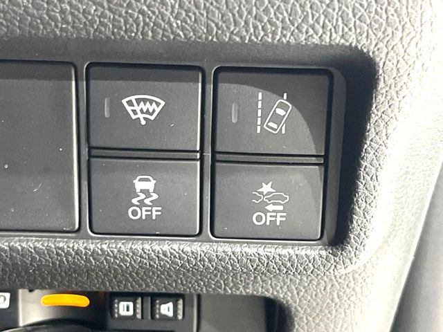 �y�z���_�Z���V���O�z���s���ɑO���̎ԗ�����F�����A�Փ˂������Ȏ��͌x��ƃu���[�L�ŏՓˉ���Ɣ�Q�y�����A�V�X�g�B�����S�Ƀh���C�u�����y���݂��������܂��B