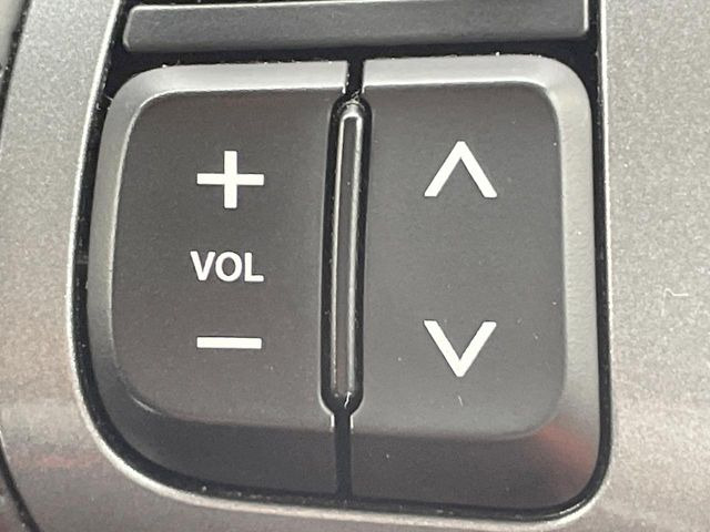 �y�X�e�A�����O�X�C�b�`�z�^�]���A�O������ڐ������炷���ƂȂ��A�I�[�f�B�I���̑��삪�\�ȕ֗��@�\!���S&���K�ȃh���C�u�����o���Ă���܂���