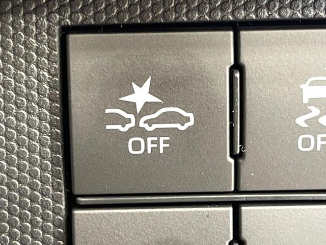 �y�X�}�[�g�A�V�X�g�z���s���ɑO���̎ԗ�����F�����A�Փ˂������Ȏ��͌x��ƃu���[�L�ŏՓˉ���Ɣ�Q�y�����A�V�X�g�B�����S�Ƀh���C�u�����y���݂��������܂��B