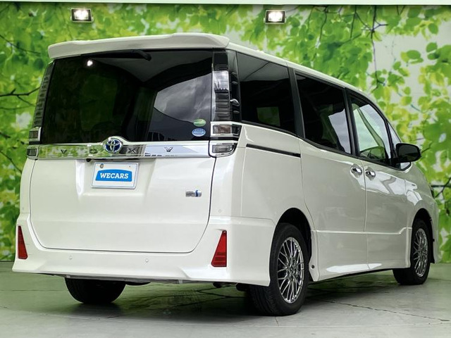 ヴォクシー1.8 ハイブリッド ZS 煌III