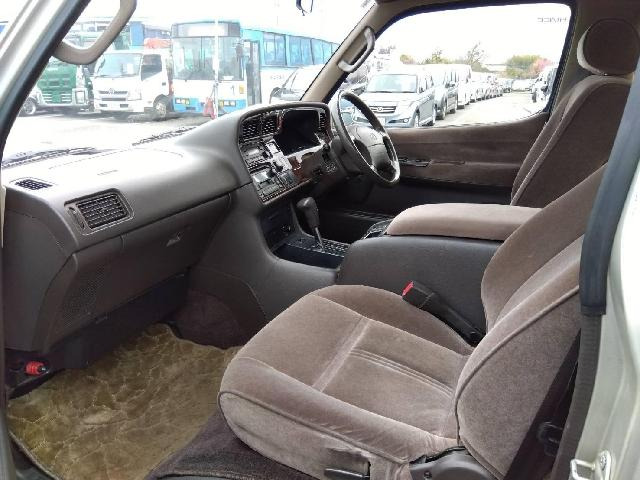 ハイエース3.0 スーパーカスタムリミテッド トリプルムーンルーフ ディーゼル