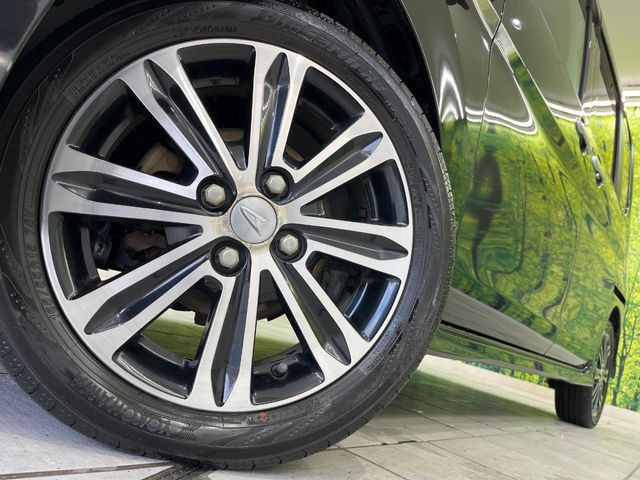 �y����15�C���`�A���~�z�C�[���z�O�ςɃ}�b�`���������A���~�z�C�[���𑕒����Ă���܂��B�e��ЊO�A���~�z�C�[����A�X�^�b�h���X�^�C�����戵�����Ă���܂��B���񂲑��k����������