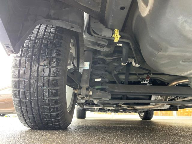 お車を安心してお乗りいただく為には、足回りの定期点検が欠かせません。サービスサポート(有償保証)では無料点検もご提供しており、安心のカーライフをお過ごしいただけるサポート体制が整っています。