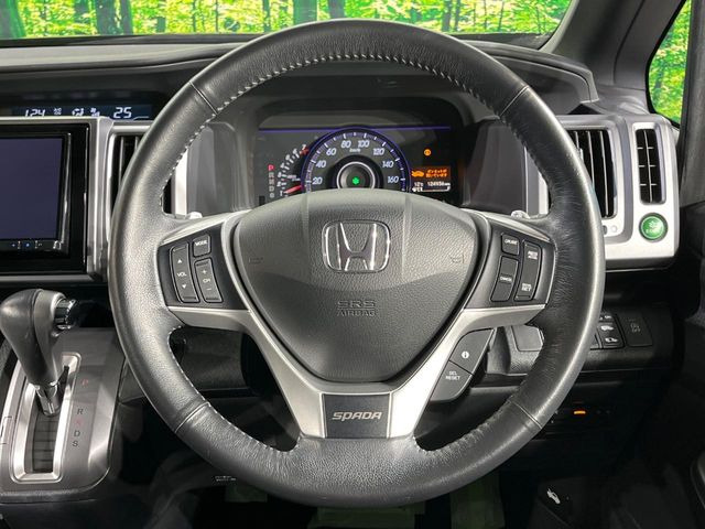 �y�����v�����X�e�A�����O�z�㎿�Ȋv���g�p���邱�ƂŁA��ɂ����������݂ƂĂ��^�]���₷���n���h���ł���