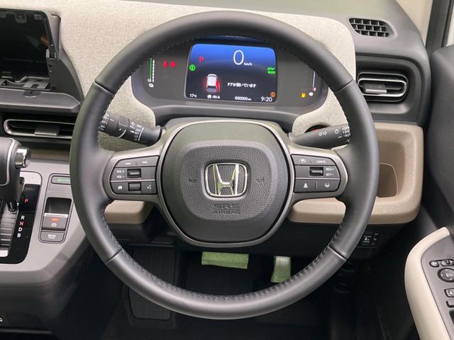 �y�����v�����X�e�A�����O�z�㎿�Ȋv���g�p���邱�ƂŁA��ɂ����������݂ƂĂ��^�]���₷���n���h���ł���