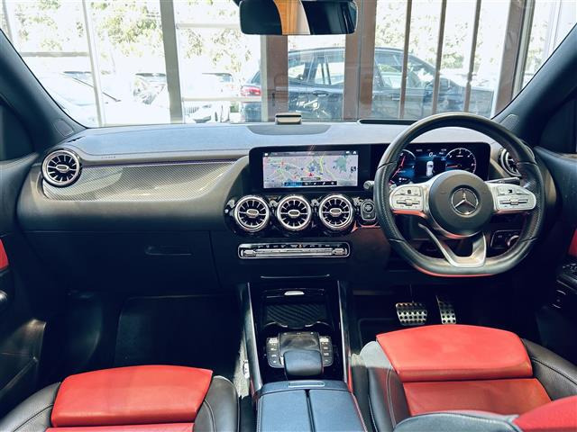 GLAクラスGLA200d 4マチック AMGライン 4WD