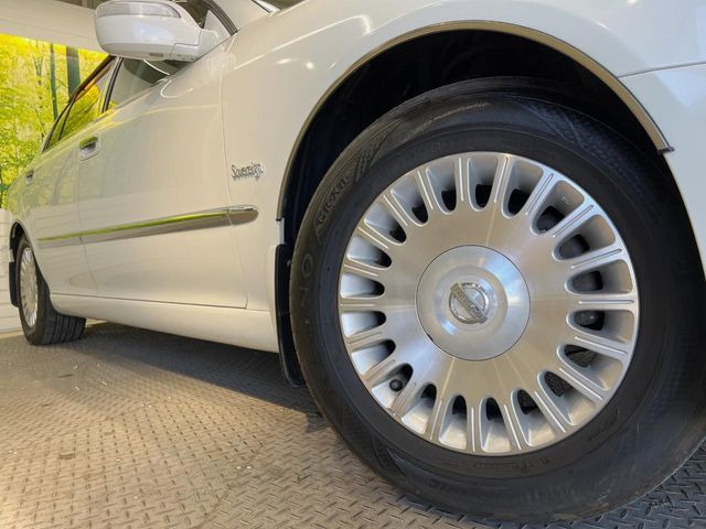 �y����16�C���`�A���~�z�C�[���z�O�ςɃ}�b�`���������A���~�z�C�[���𑕒����Ă���܂��B�e��ЊO�A���~�z�C�[����A�X�^�b�h���X�^�C�����戵�����Ă���܂��B���񂲑��k����������