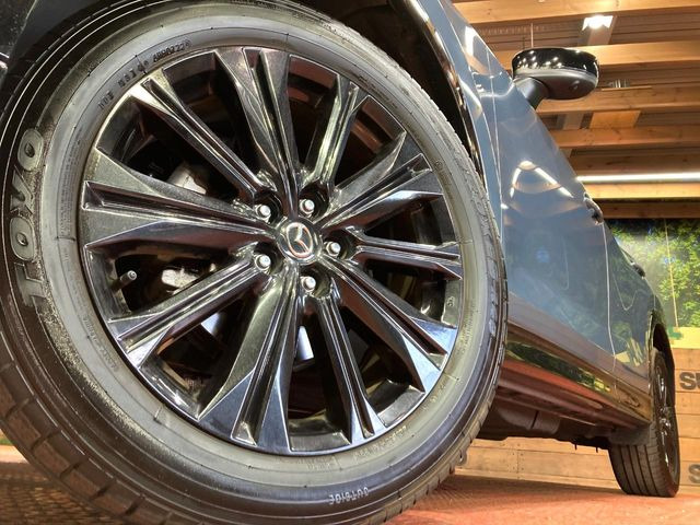 �y�����A���~�z�C�[���z�O�ςɃ}�b�`���������A���~�z�C�[���𑕒����Ă���܂��B�e��ЊO�A���~�z�C�[����A�X�^�b�h���X�^�C�����戵�����Ă���܂��B���񂲑��k����������