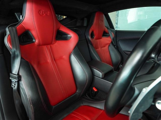 ���b�h&times;�u���b�N�̃c�[�g���J���[�ŃX�|�[�c�J�[�炵�����݊������o���܂��B