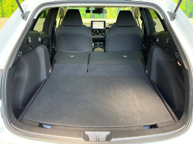 ���i�̂���������ʋ΁A���}���ɏ\���ȉ׎��X�y�[�X���m�ۂ��Ă���܂��B�Z�J���h�V�[�g��|���ƁA�傫�ȉו��̐ύڂ��\�ł���