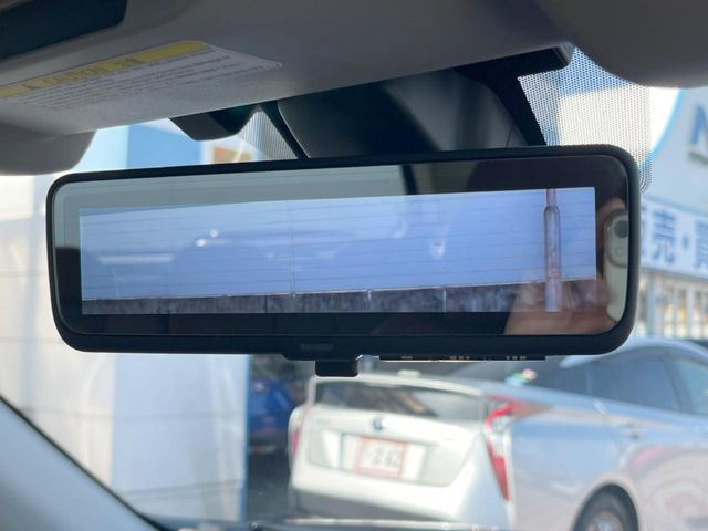 �y�X�}�[�g�����r���[�~���[�z��Ȃ̑傫�ȉו��⓯��҂Ō�����m�F���Â炢���ł����S!�J�������B�e�����ԗ�����̉f�������[���~���[���ɕ\���B�N���A�Ȏ��E�ŏ󋵂̊m�F���\�ł�!