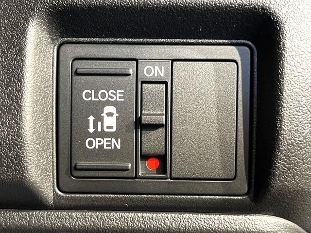 �y�p���[�X���C�h�h�A�z�X�}�[�g�L�[��^�]�Ȃ̃X�C�b�`�ŃX���C�h�h�A�̊J���\���d��������͂����ăh�A���J����K�v�������A���������q�l�ł��A�d���ו��������Ă��鎞�����N�ɊJ���߂ł��܂���