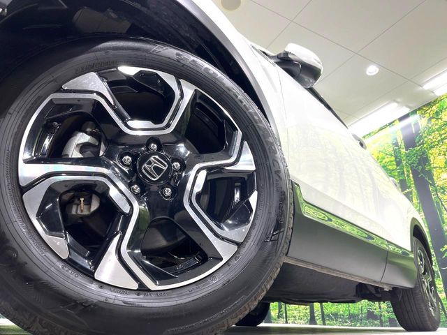 �y����18�C���`�A���~�z�C�[���z�O�ςɃ}�b�`���������A���~�z�C�[���𑕒����Ă���܂��B�e��ЊO�A���~�z�C�[����A�X�^�b�h���X�^�C�����戵�����Ă���܂��B���񂲑��k����������