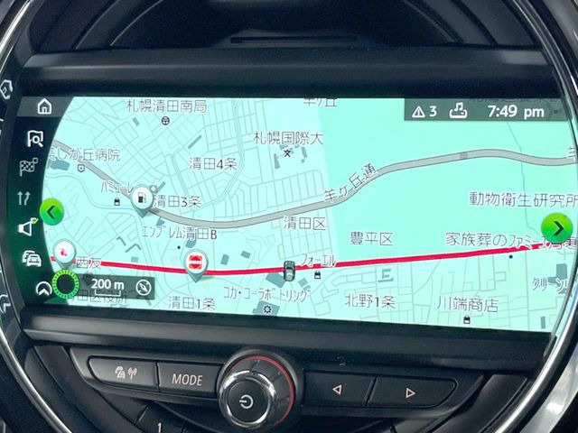 �������i�r:��̊��̂���i�r�́A����������ԓ������o���Ă���܂��B�I�[�f�B�I�@�\���[�����Ă���܂��̂ŁA�^�]�����y���߂܂���