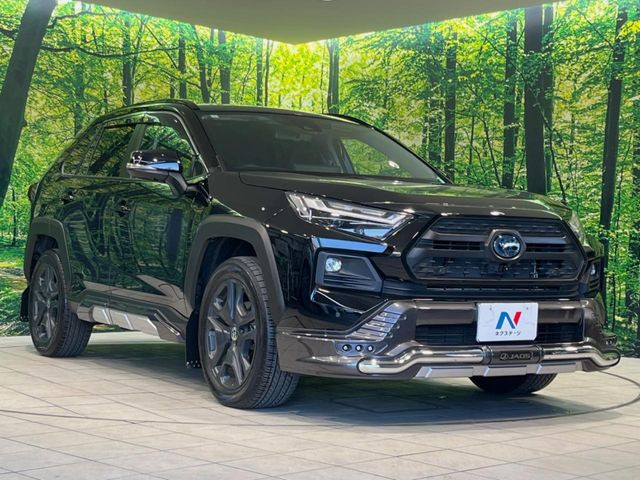 高透明度のガラス皮膜で撥水はもちろん、上質なツヤ・光沢を実現。紫外線や酸性雨から大切な愛車を保護し、色あせ・劣化を防止。「弾スプラッシュコート」、「弾プリミッサコート」からお選びいただけます。